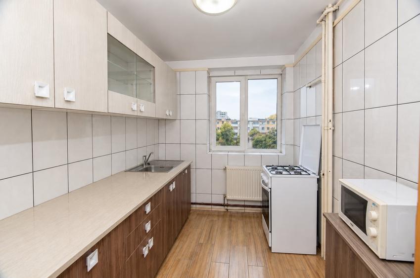 Apartament cu 2 camere semidecomandat în Craiovei