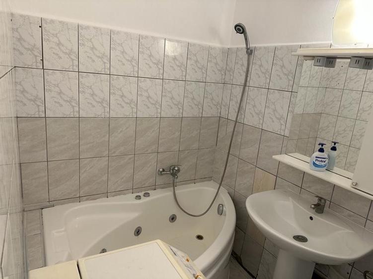 Garsonieră decomandată în Valea Aurie