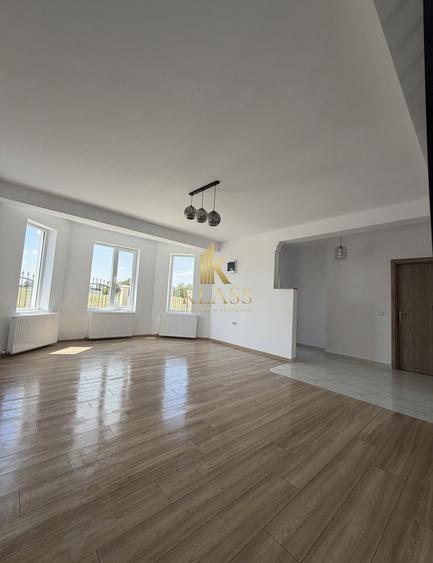 Casă individuală cu 5 camere cu Canalizare în Corbeanca