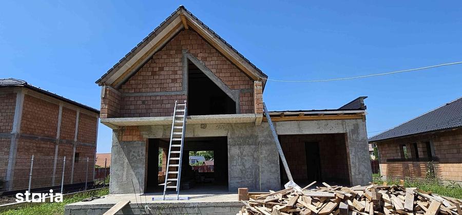 Casă cu 3 camere cu Teren 566 Mp în Corunca