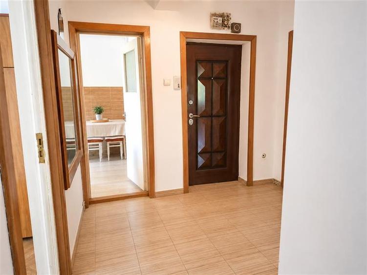 Drumul Poienii .LIvada Postei: 3 camere decomandate,2 balcoane,vedere verde, Bra - 13