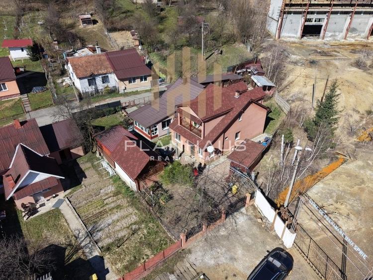 Casă cu 5 camere cu Canalizare în Baia Sprie