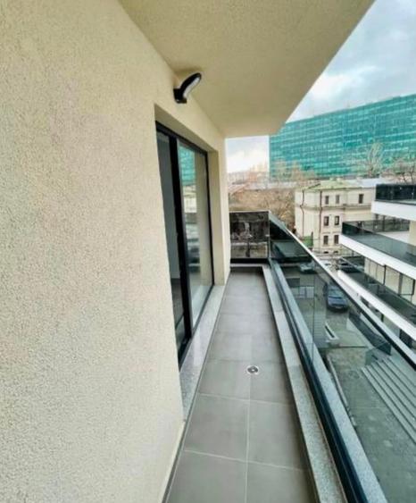 Apartament cu 2 camere semidecomandat în 13 Septembrie