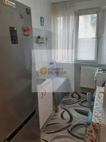 Apartament cu 2 camere semidecomandat, mobilat în Universitate