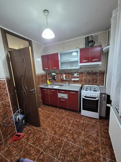 Garsonieră decomandată în Costin Georgian