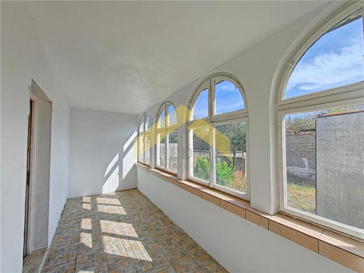 Casă individuală cu 6 camere cu Teren 932 Mp în Subcetate