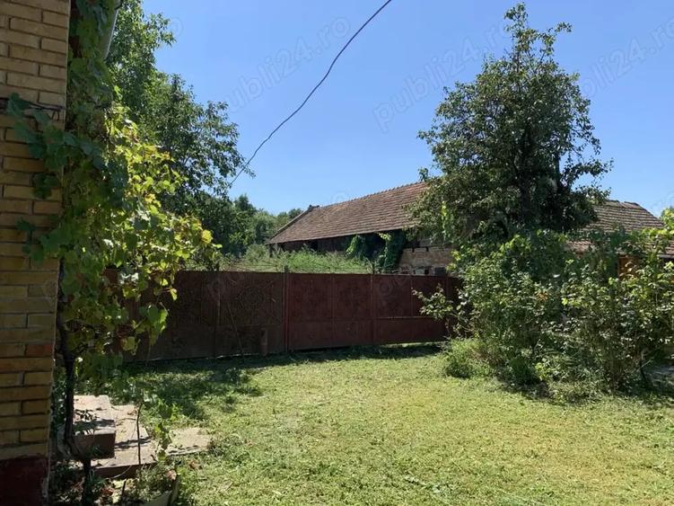 Casă cu 3 camere cu Teren 2275 Mp în Uliuc