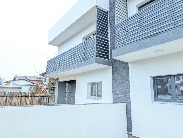 Duplex cu 5 camere cu Teren 225 Mp în Odăi