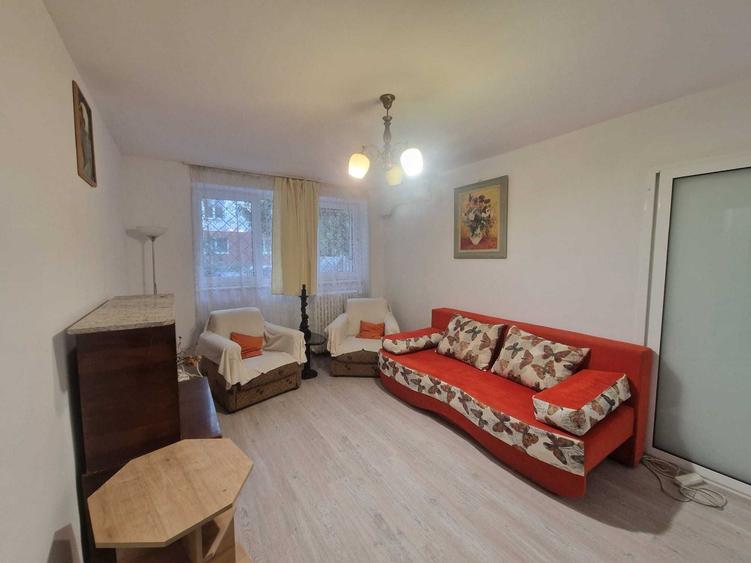 Apartament cu 2 camere semidecomandat în Vatra Luminoasă