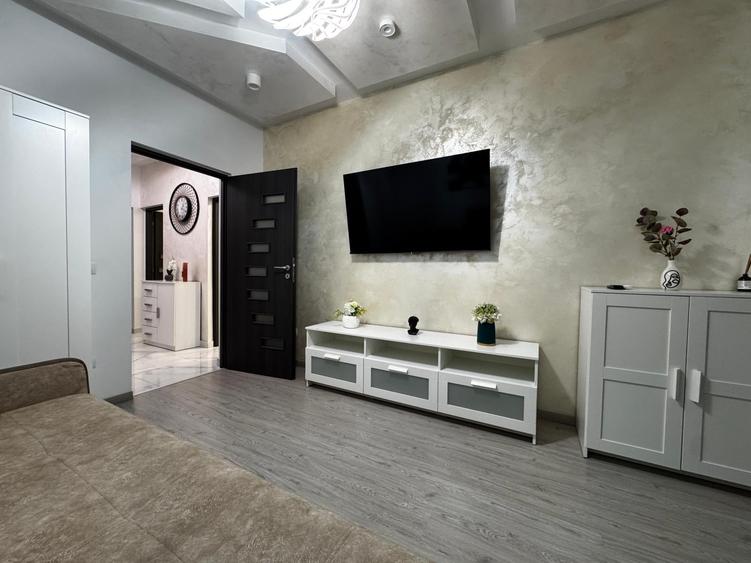 Apartament cu 2 camere decomandat în Podul de Fier
