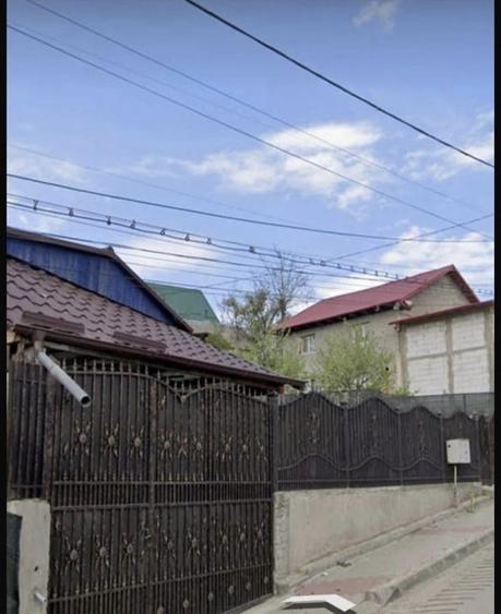Casă cu 6 camere cu Teren 564 Mp în Central