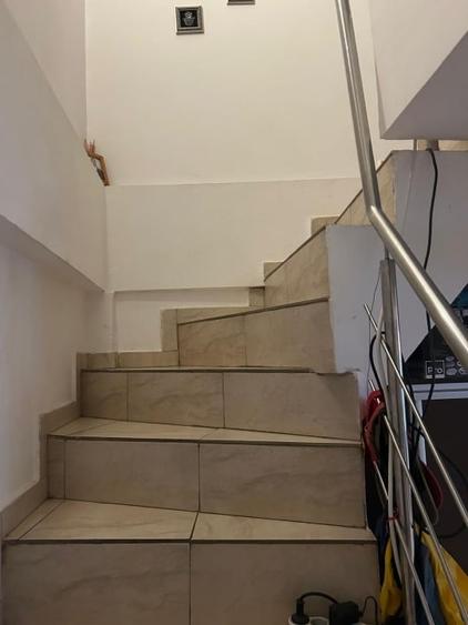 Casă individuală cu 5 camere cu Canalizare în Central