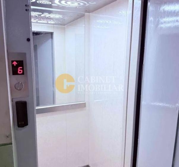 Apartament cu 2 camere semidecomandat în Piața Unirii