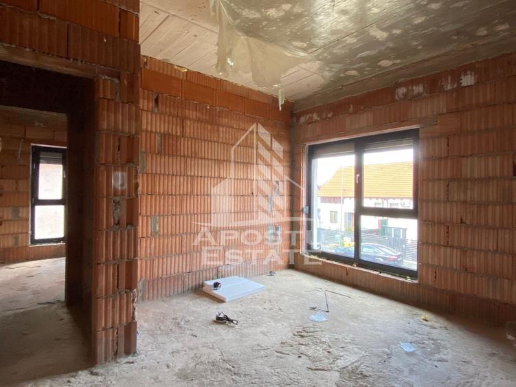 Casă cu 3 camere cu Canalizare în Săcălaz