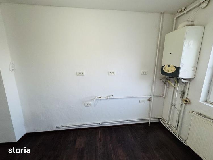 Apartament cu 3 camere decomandat în Ciupercenii Noi