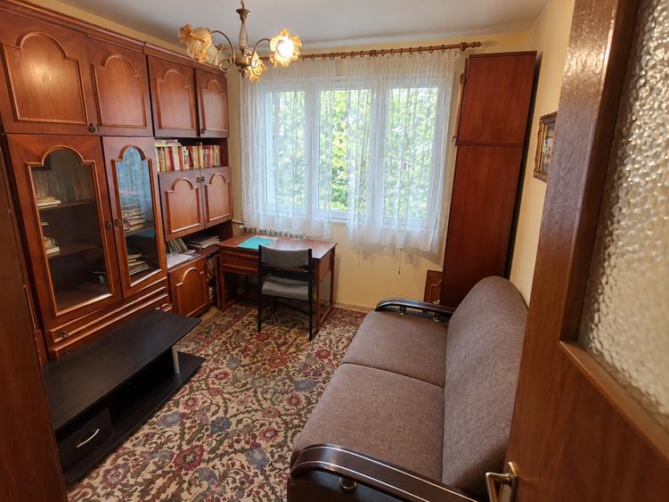 Apartament cu 3 camere decomandat în Titan