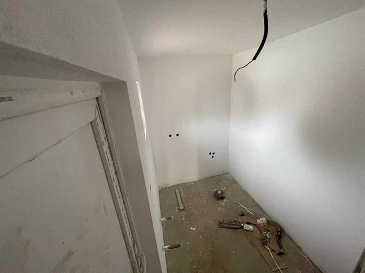 Casă individuală cu 4 camere cu Teren 70 Mp în Maglavit