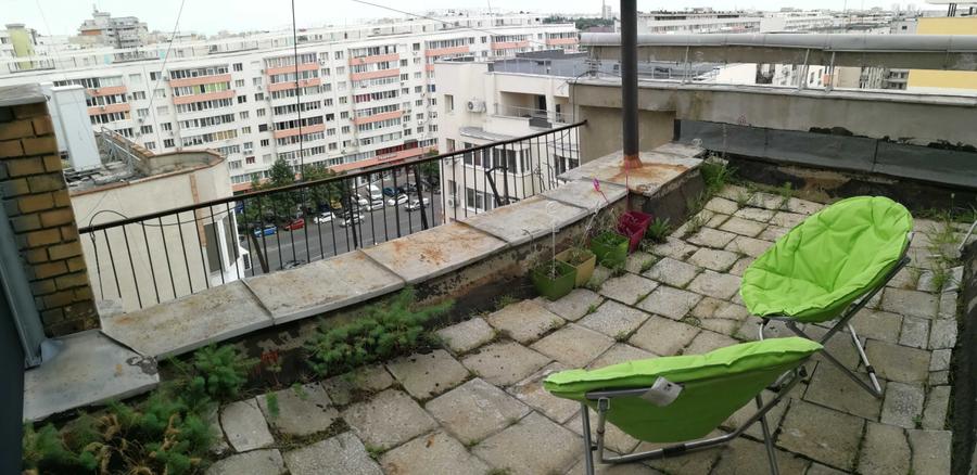 Apartament cu 3 camere decomandat în Iancului