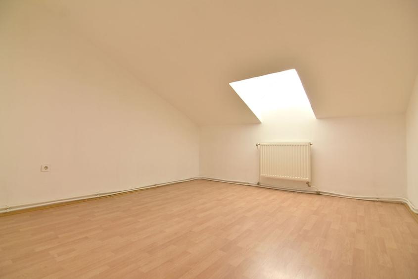 Casa de vanzare, P+M-zona Girocului Timisoara-comision 0 - 8
