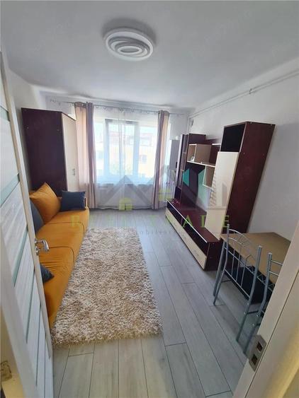 Garsonieră semidecomandată în Răcădău