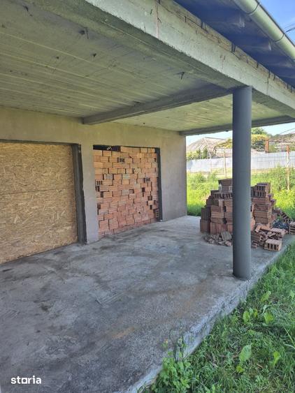 Casă cu 5 camere cu Teren 1700 Mp în Luizi-Călugăra