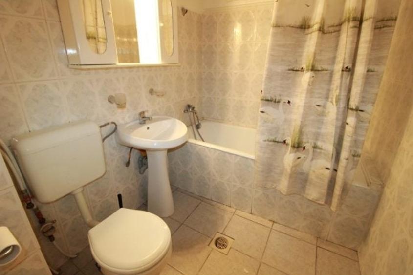 Apartament cu 4 camere semidecomandat, mobilat în Cișmigiu