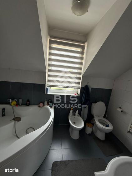 Casă cu 3 camere cu Canalizare în Central