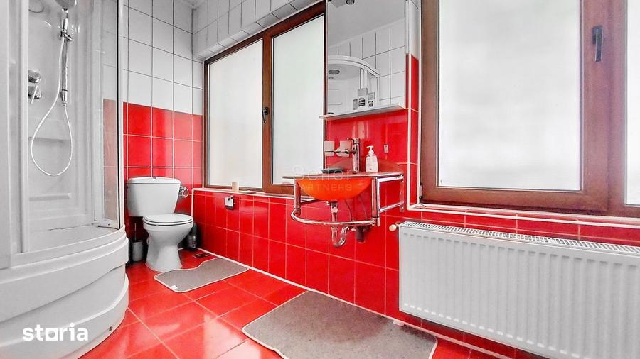 Casă cu 5 camere cu Teren 1500 Mp în Hălchiu