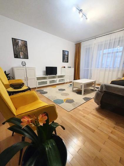 Apartament cu 2 camere de inchiriat in Dambovi?a
