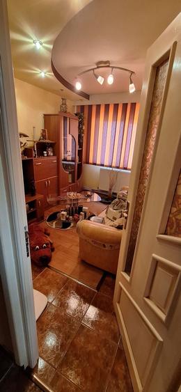 Apartament cu 3 camere decomandat în Exterior Vest