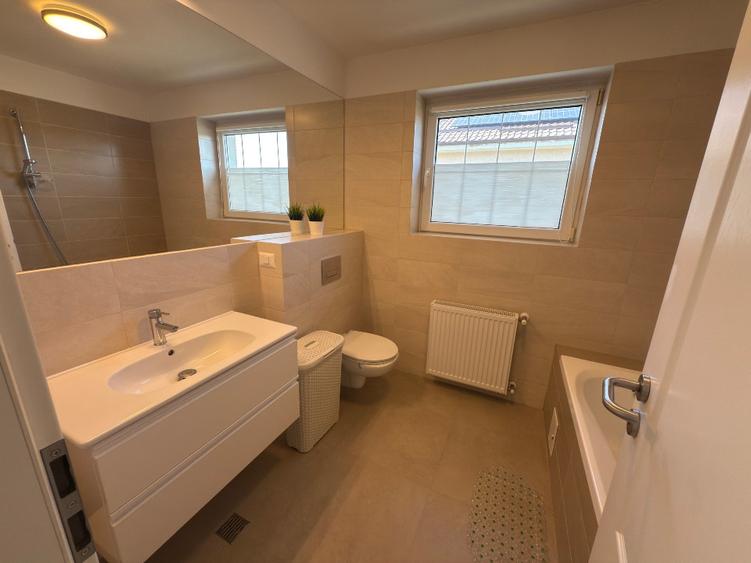 Duplex cu 4 camere cu Canalizare în Corbeanca