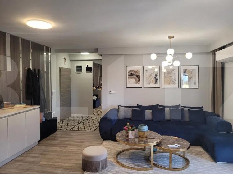 Apartament cu 4 camere semidecomandat, mobilat în Chișoda