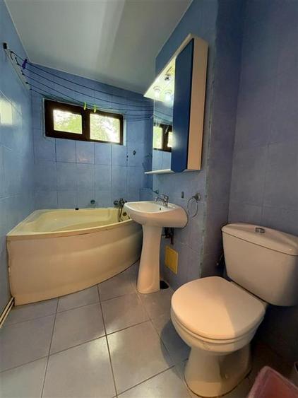 Apartament cu 2 camere semidecomandat în Podu Roș