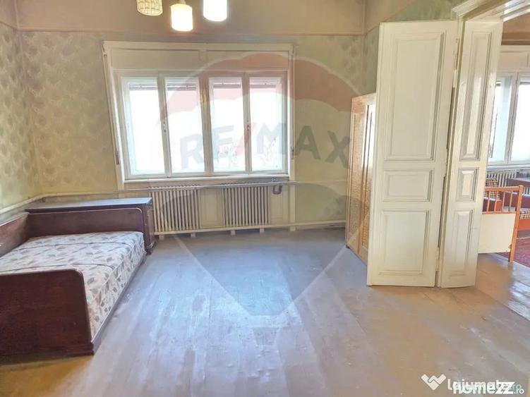 Casă cu 5 camere cu Teren 1010 Mp în Ultracentral