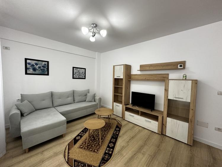 Apartament cu 2 camere decomandat, mobilat în Cetate