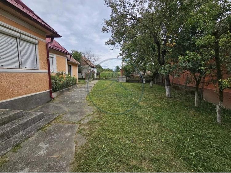 Casă cu 4 camere cu Teren 3500 Mp în Central