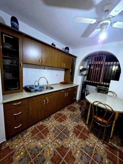 Apartament cu 2 camere decomandat în Petru Rareș