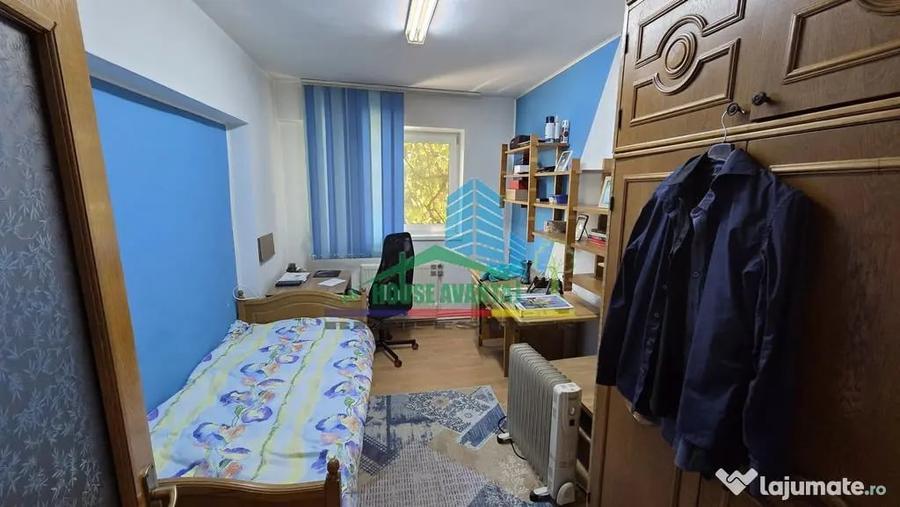 Apartament cu 3 camere decomandat în Central