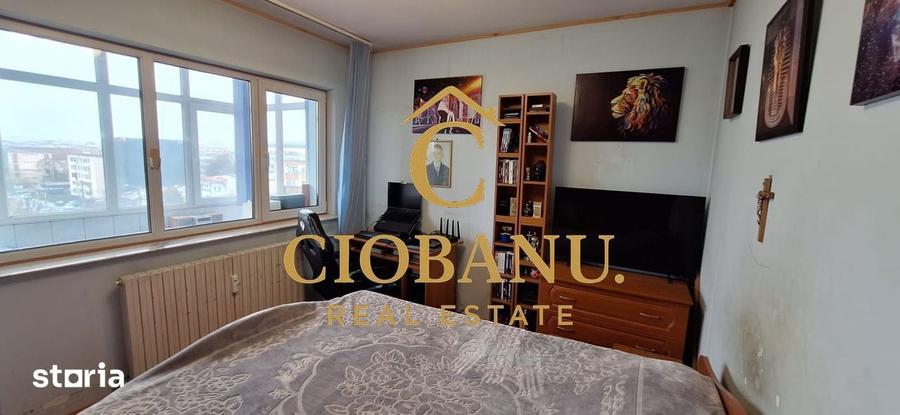 Apartament cu 3 camere semidecomandat în George Enescu