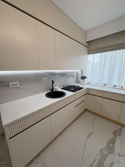 Apartament cu 4 camere decomandat, mobilat în Central