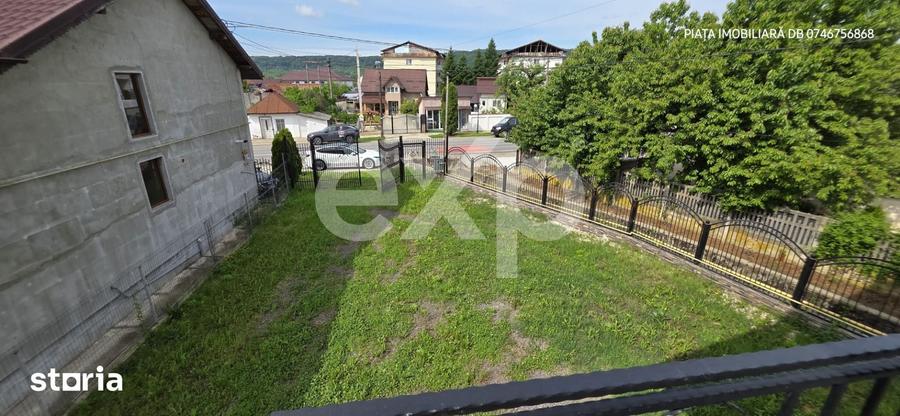 Casă cu 8 camere cu Teren 1388 Mp în Voinești