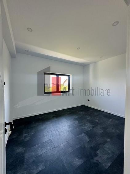 Casă cu 4 camere în Domnești