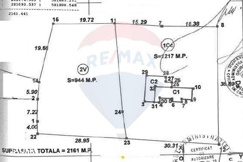 Casă cu 3 camere cu Teren 2200 Mp în Băneasa
