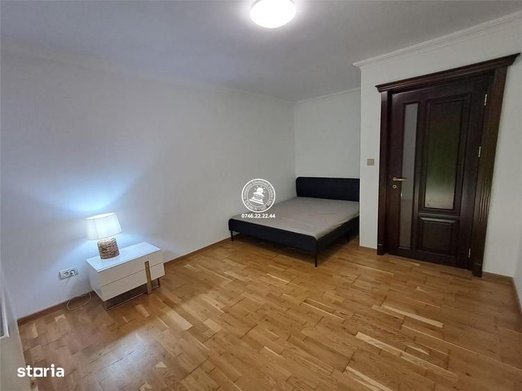 Casă cu 3 camere cu Teren 450 Mp în Podul de Fier