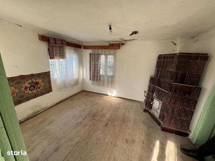 Casă cu 3 camere decomandat în Stoenești