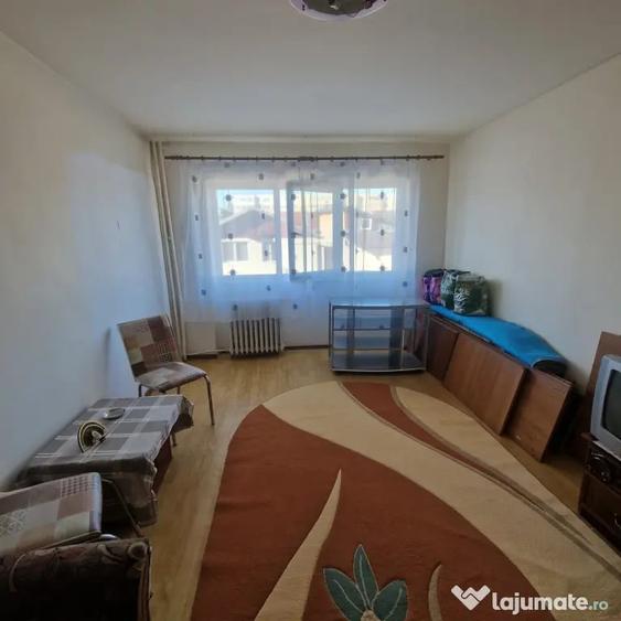 Apartament cu 2 camere decomandat în Malu Roșu