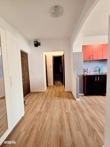 Apartament cu 2 camere decomandat în Titan