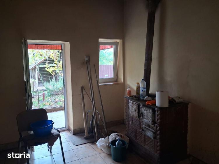 Casă cu 3 camere cu Teren 1800 Mp în Olari
