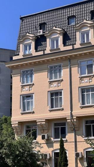 Apartament cu 5 camere semidecomandat în Unirii