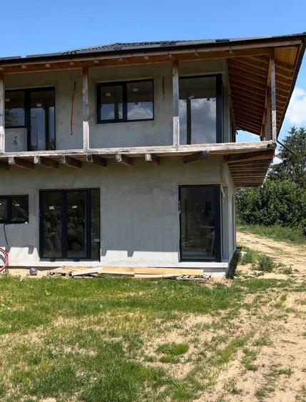 Casă cu 4 camere în Măguri